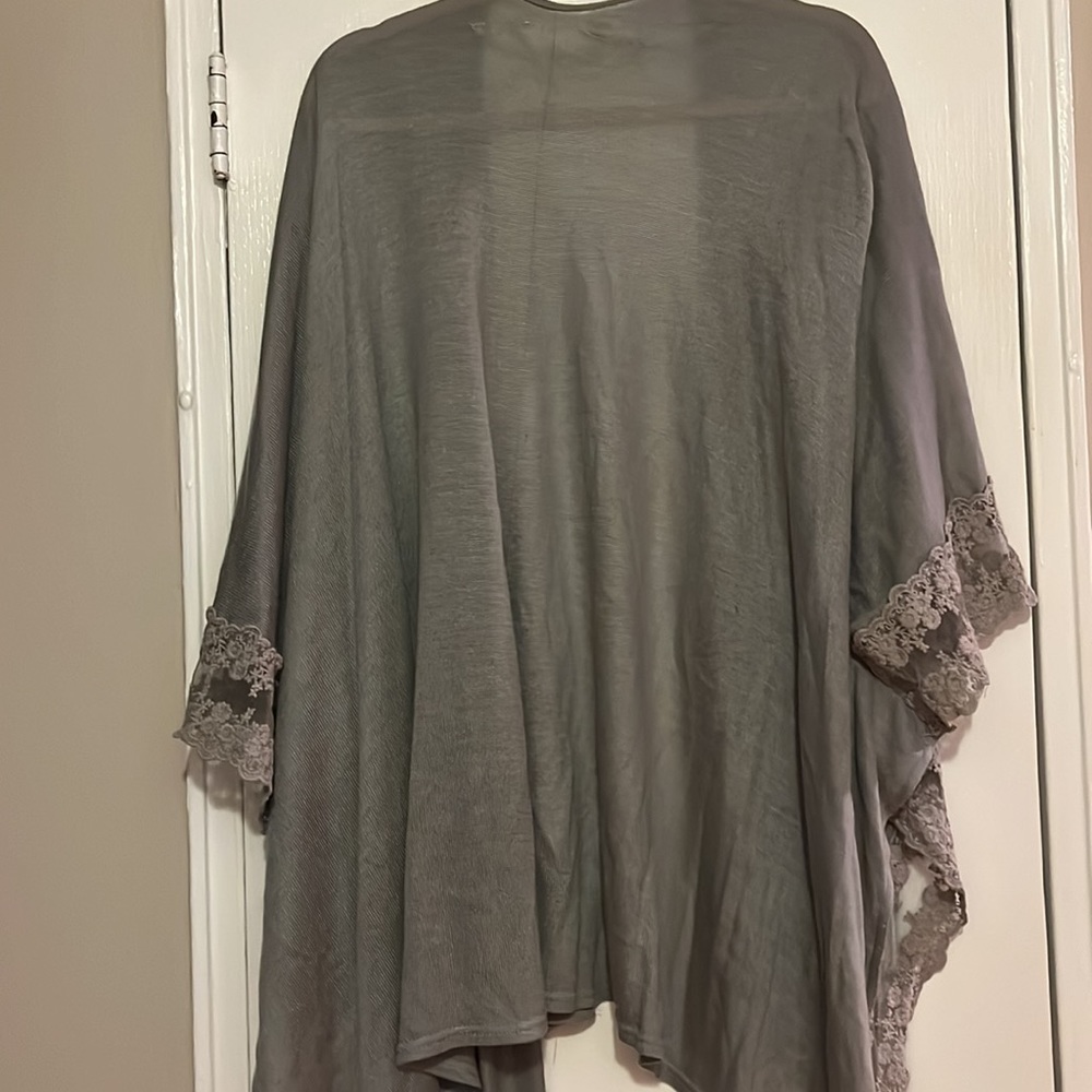 Grey kimono - Picture 6 of 6